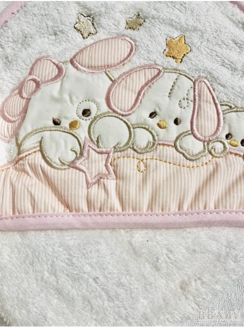  Kapucnis babatörölköző nyuszi család mintával – rózsaszín, 100% pamut frottír, 70×70 cm