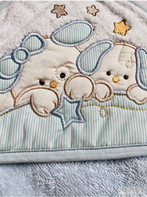 Kapucnis babatörölköző nyuszi család mintával – kék, 100% pamut frottír, 70×70 cm